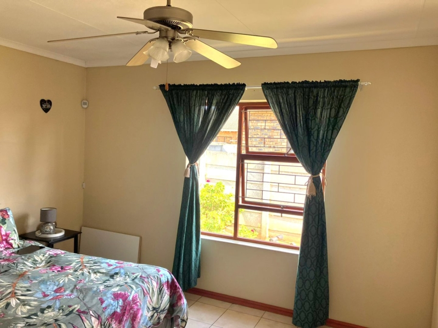 2 Bedroom Property for Sale in Campher Park Eastern Cape